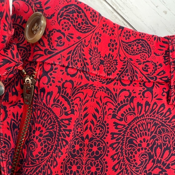 Lands' End Shorts Womens Size 10 Red Blue Paisley Print Mid Rise Stretch Casual - Picture 6 of 12